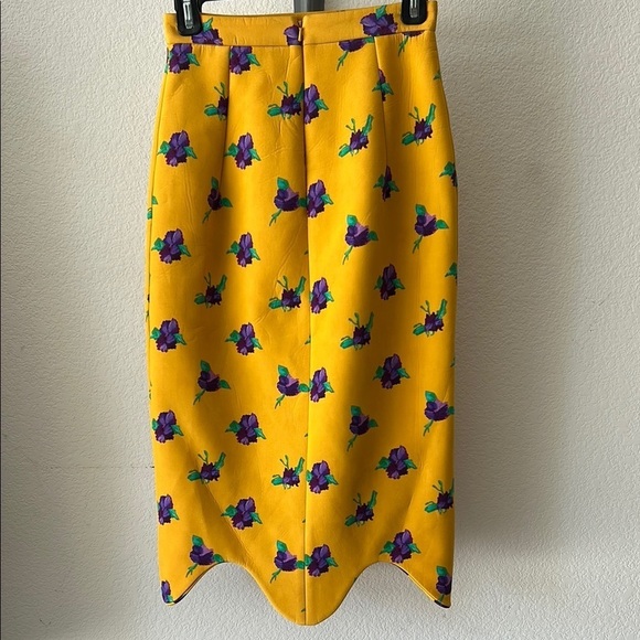 Tata Naka print Scuba material skirt size 2 - Picture 2 of 6